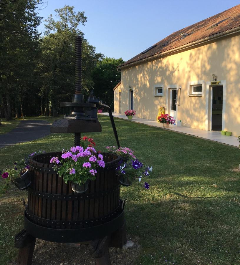 Camping Les Petites Minaudieres Coussay-les-Bois Exterior foto